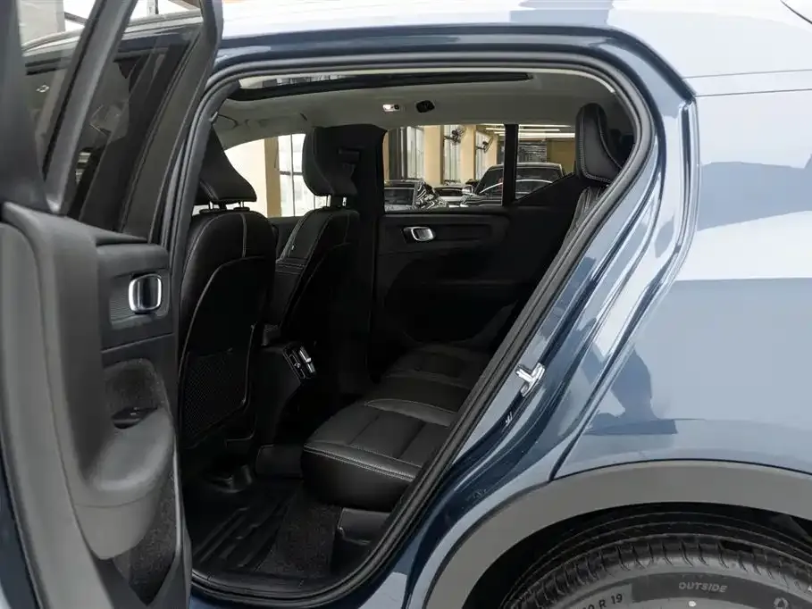 Volvo XC40 2021 из CN, фото 7