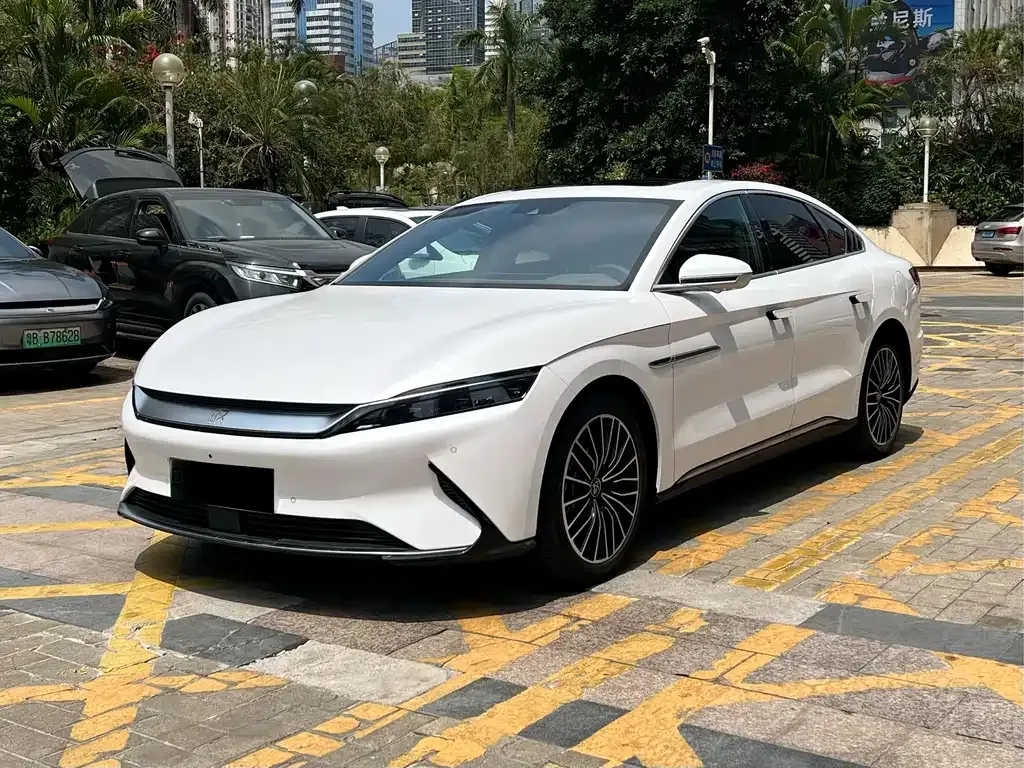 BYD Han — фото 1