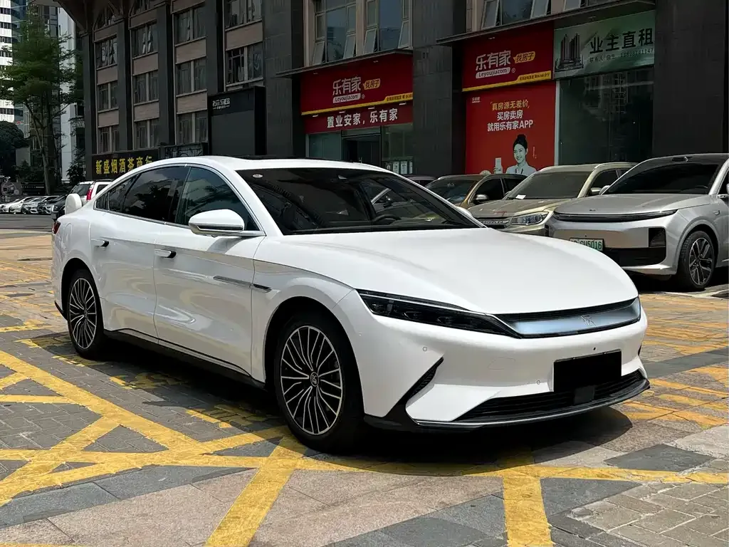 BYD Han — фото 10