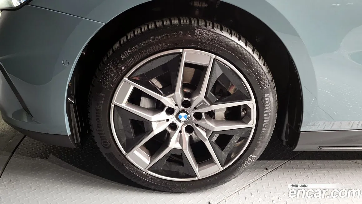 BMW 5-Series 2024 из KR, фото 6