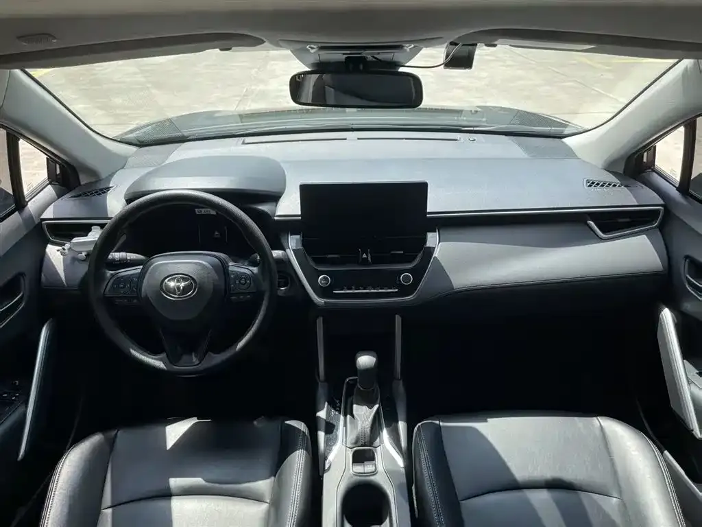 Toyota Corolla Cross — фото 2