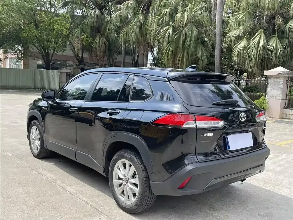 Toyota Corolla Cross — фото 9