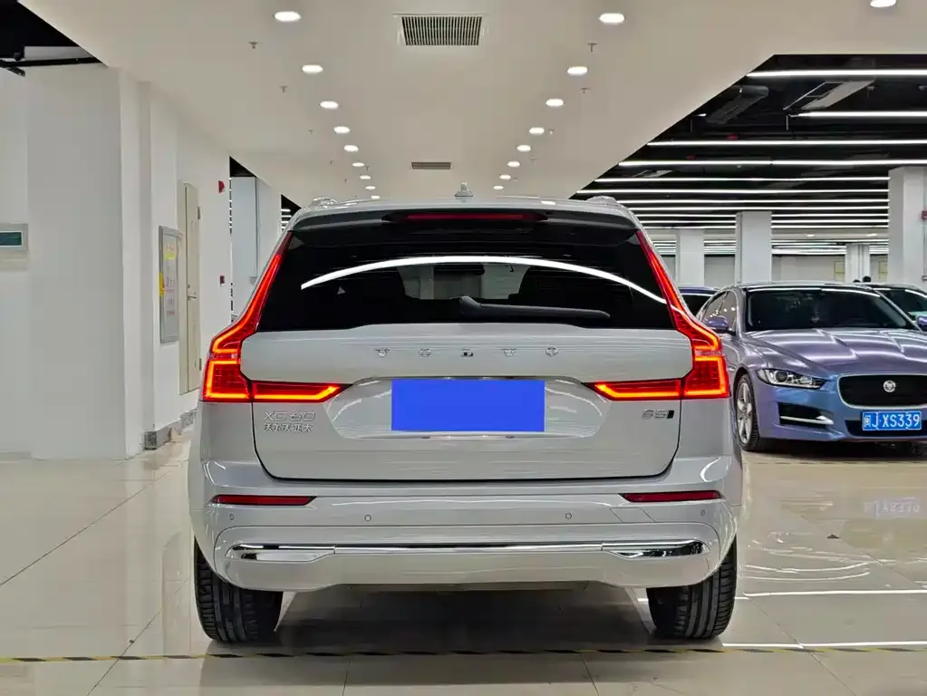 Volvo XC60 2021 из CN, фото 3