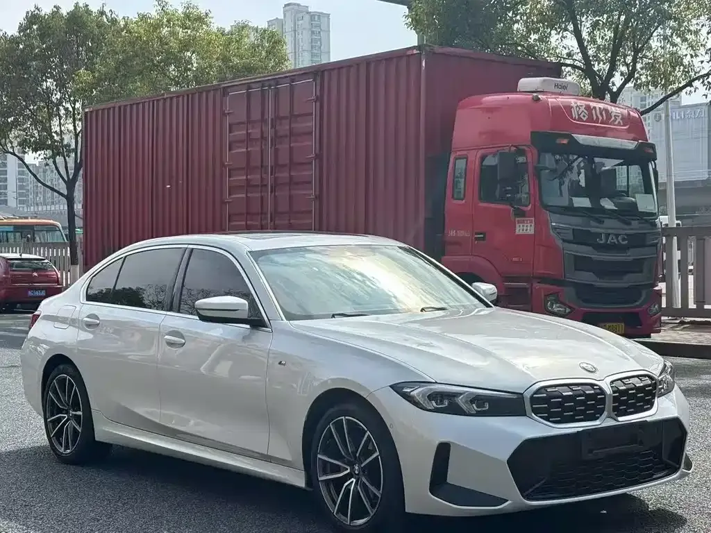 BMW 3 Series 2023 из CN, фото 7