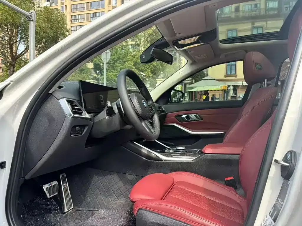 BMW 3 Series 2023 из CN, фото 6