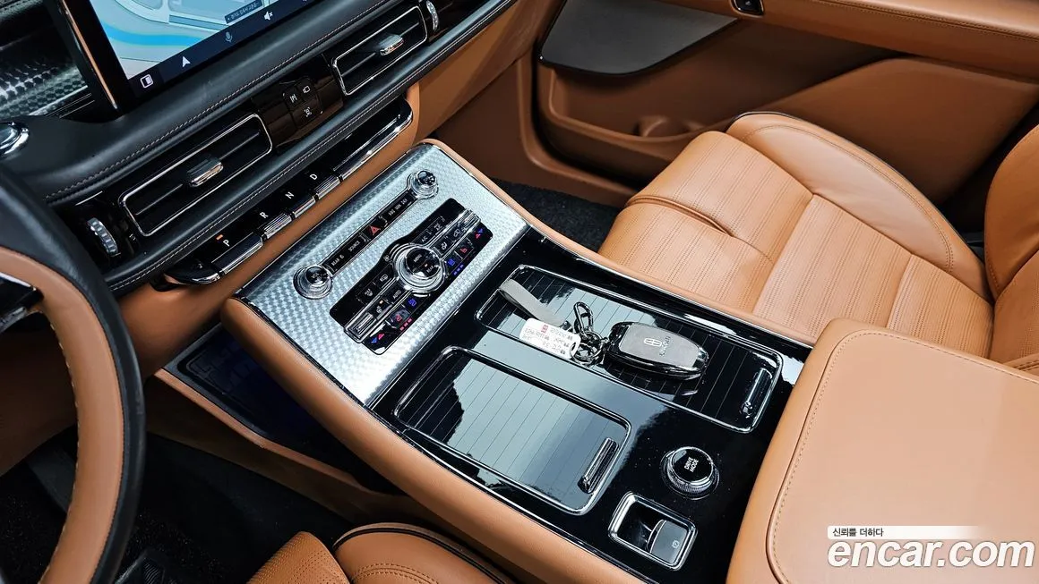 Lincoln Aviator — фото 9