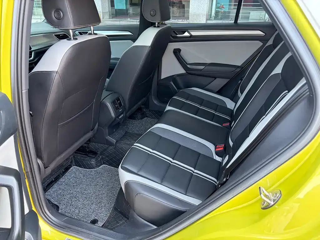 Volkswagen T-Roc 2023 из CN, фото 10