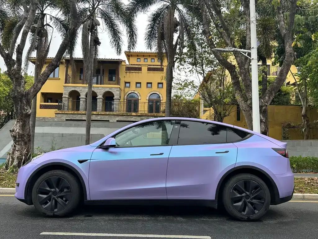 Tesla Model Y — фото 9