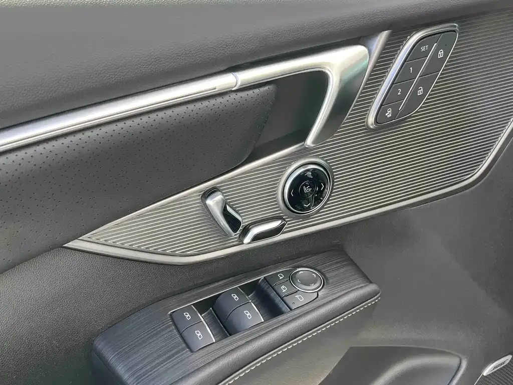 Buick LaCrosse — фото 9