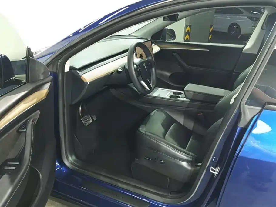 Tesla Model Y — фото 4