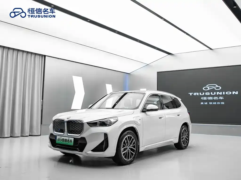 BMW iX1 2025 из CN, фото 1