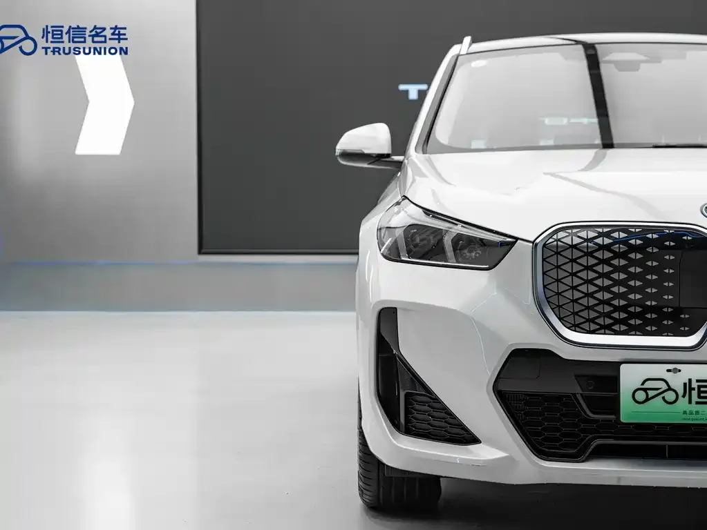 BMW iX1 2025 из CN, фото 9