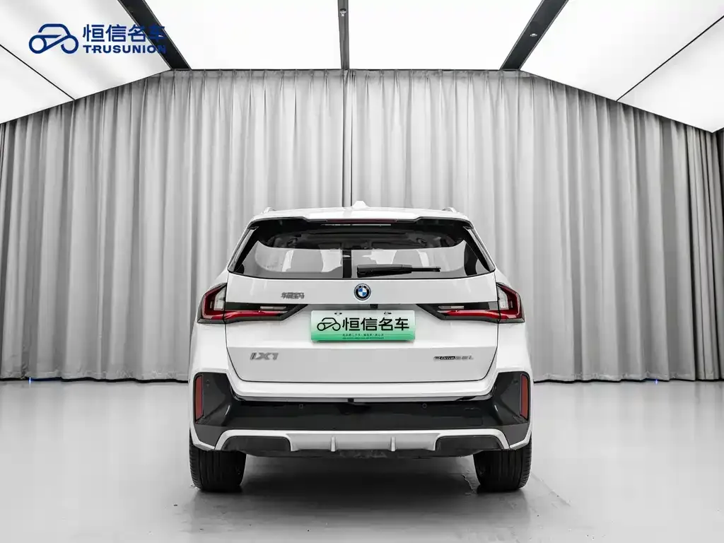 BMW iX1 2025 из CN, фото 2