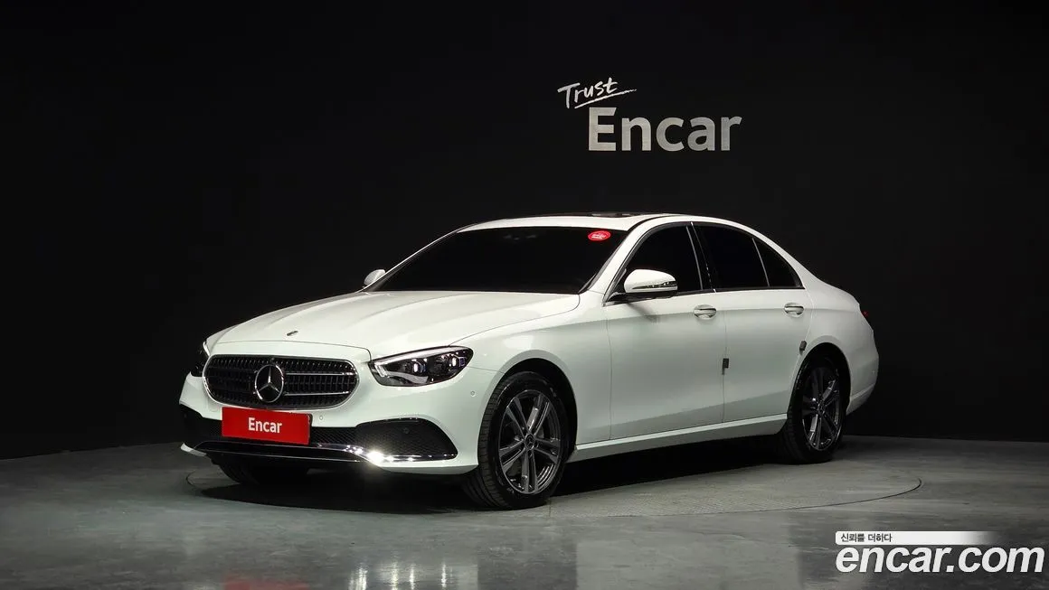 Mercedes-Benz E-Class — фото 1