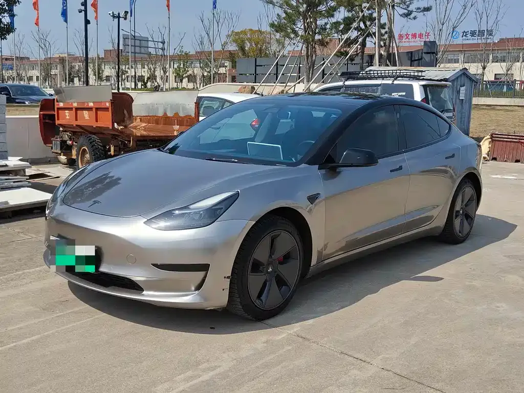 Tesla Model 3 — фото 8