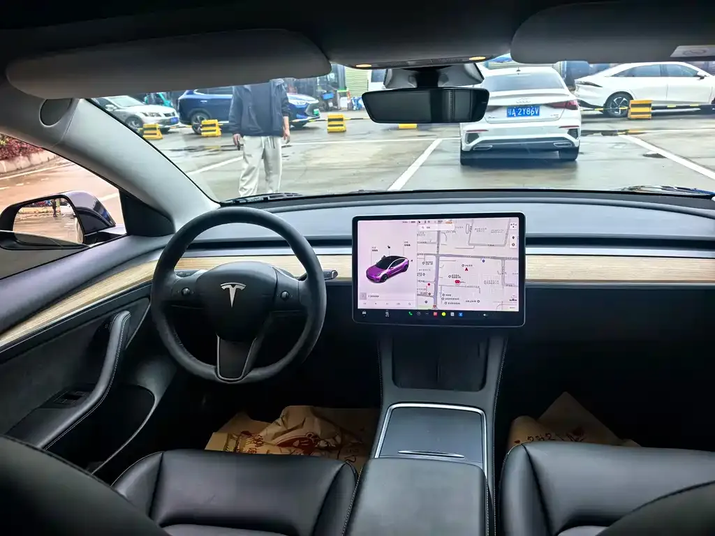 Tesla Model 3 — фото 4