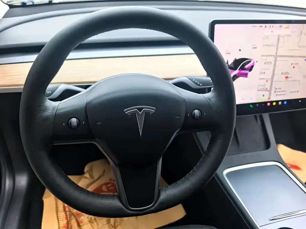 Tesla Model 3 — фото 3