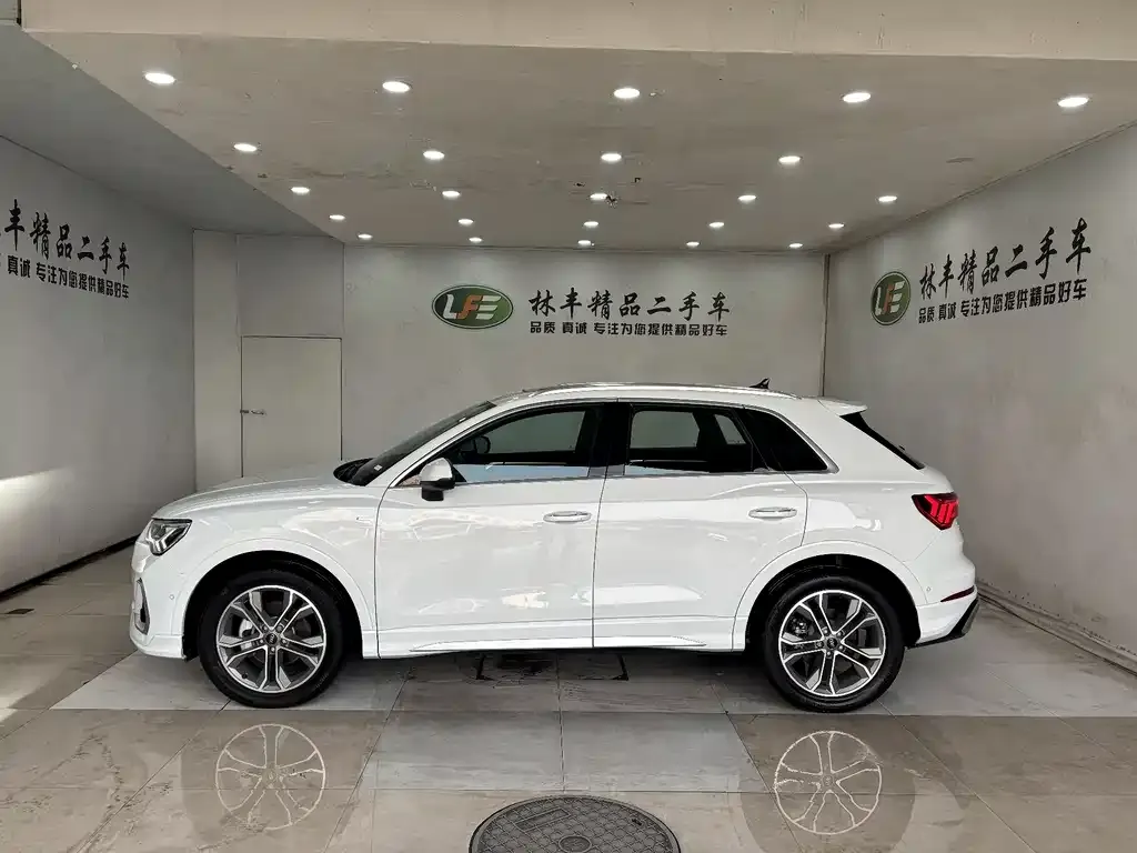Audi Q3 — фото 10