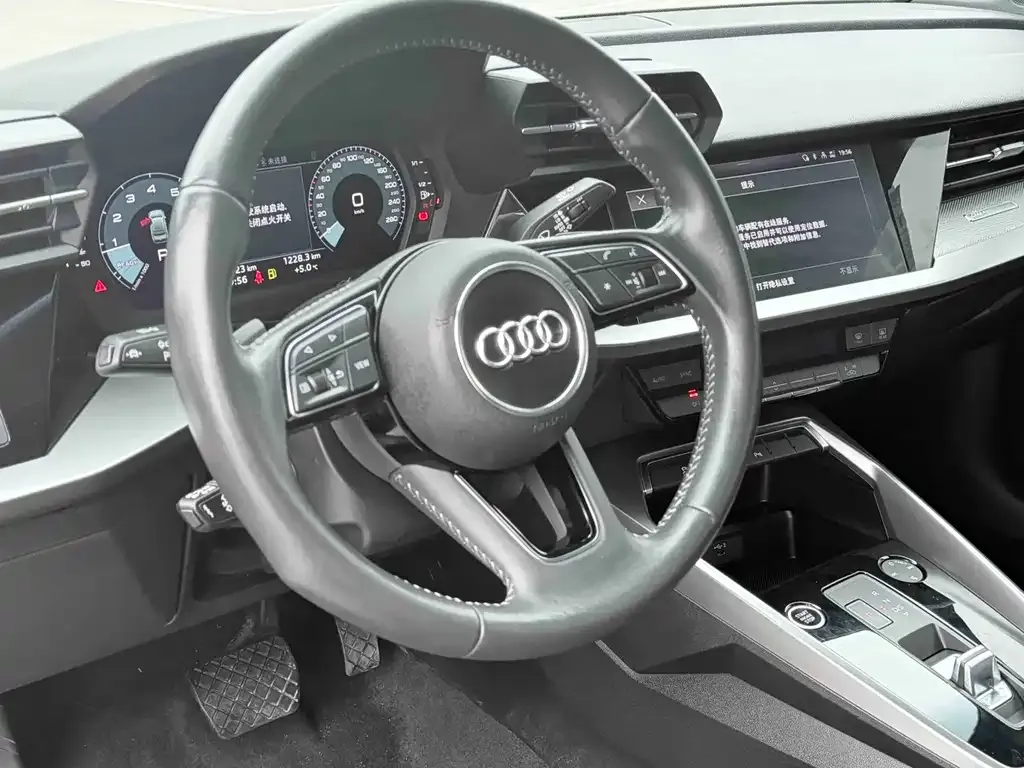 Audi A3 2023 из CN, фото 4