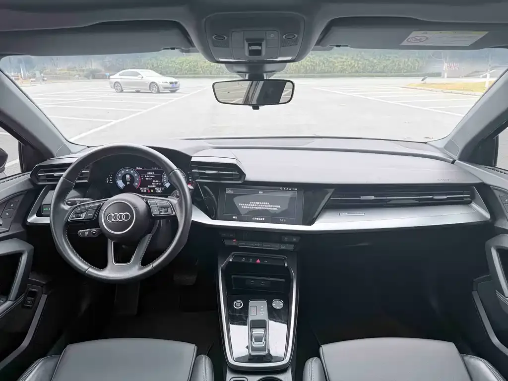 Audi A3 2023 из CN, фото 2