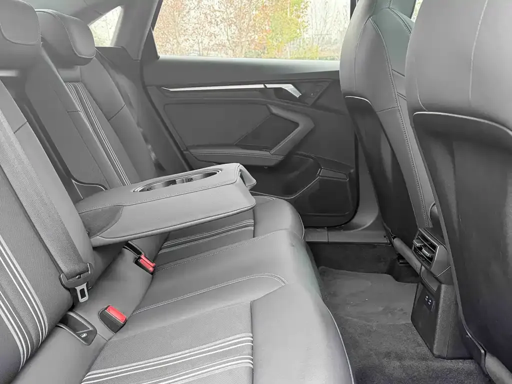 Audi A3 2023 из CN, фото 5