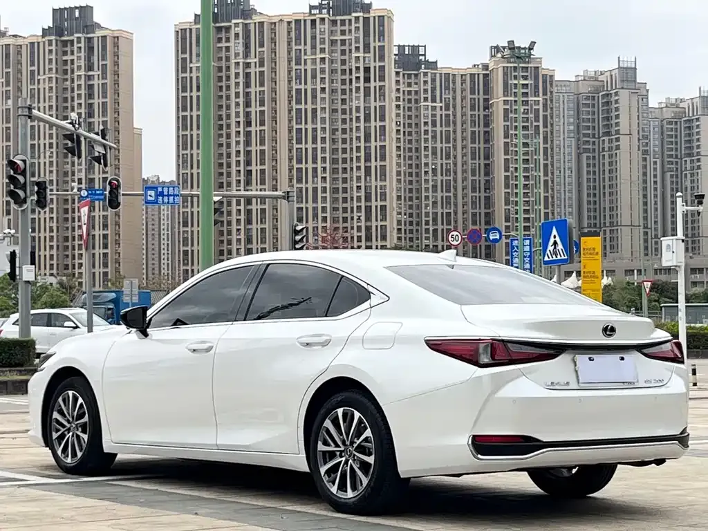 Lexus ES 2022 из CN, фото 9