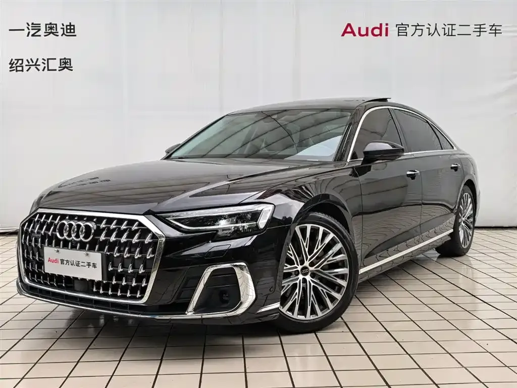 Audi A8 — фото 1