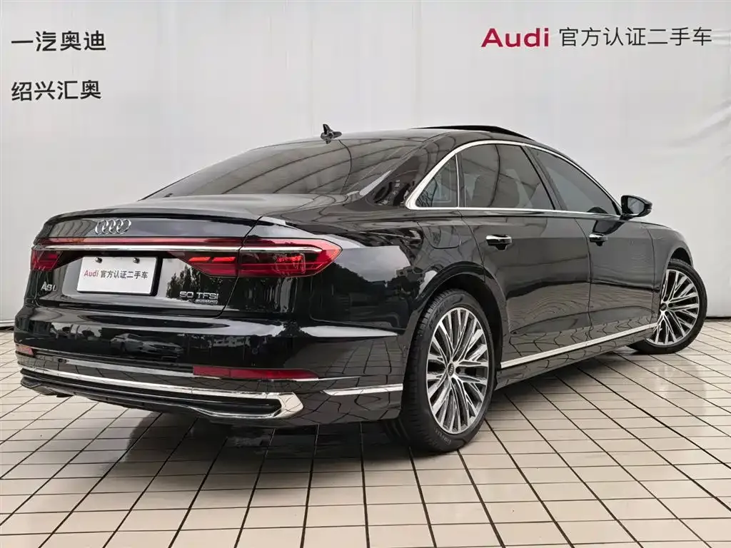 Audi A8 — фото 6