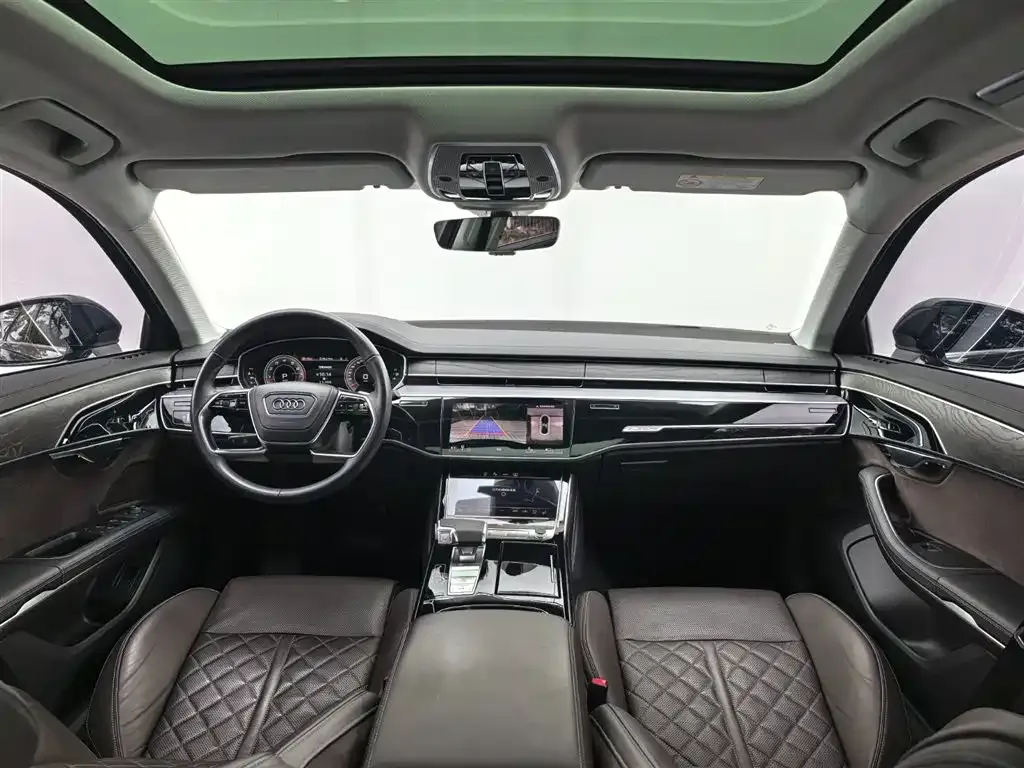 Audi A8 — фото 10