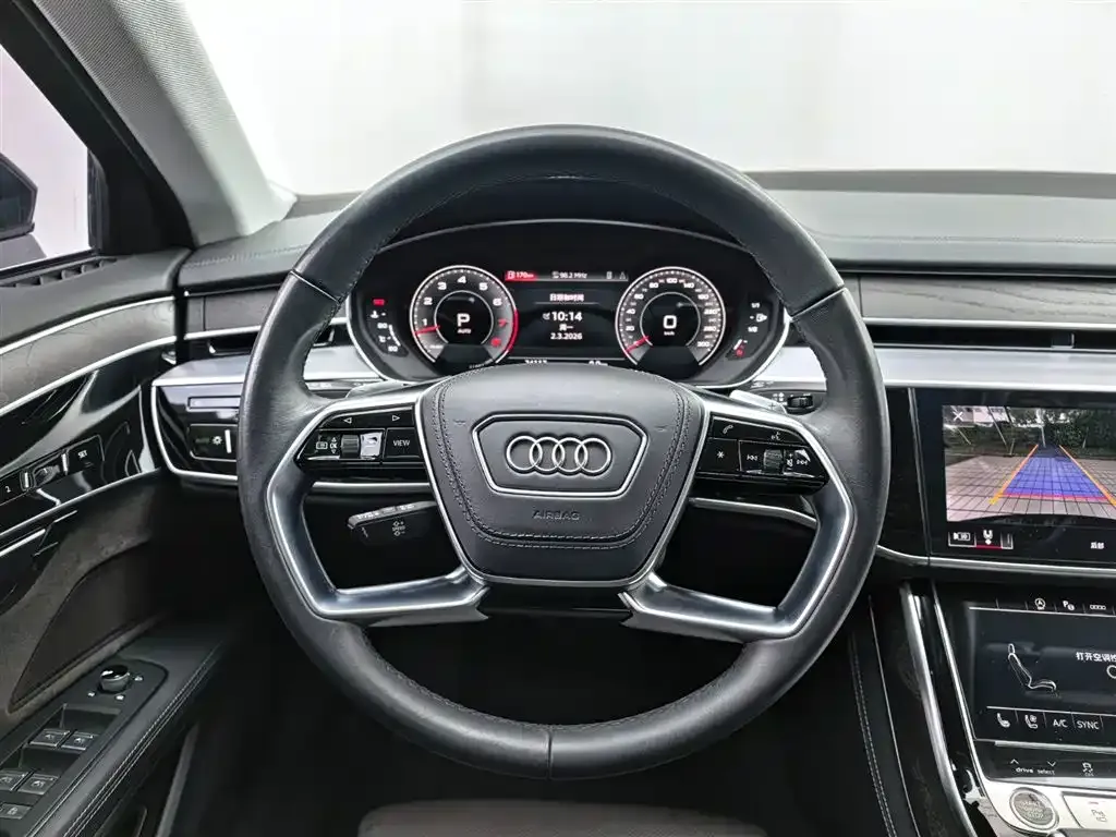 Audi A8 — фото 8