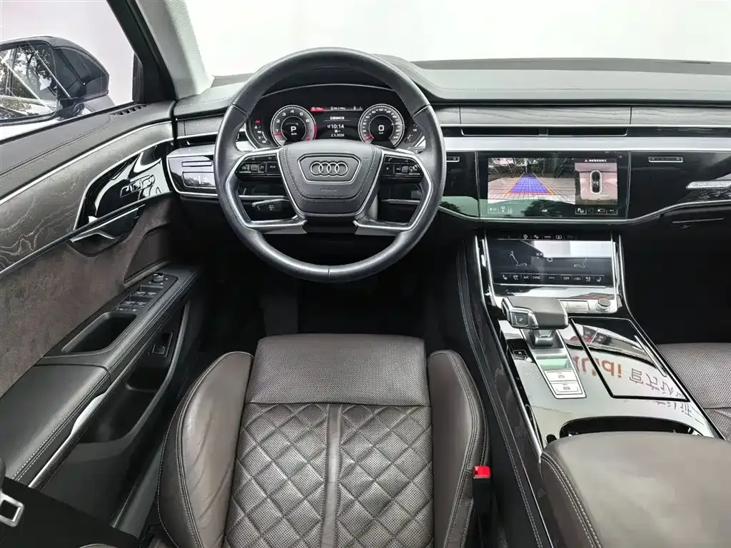 Audi A8 — фото 5