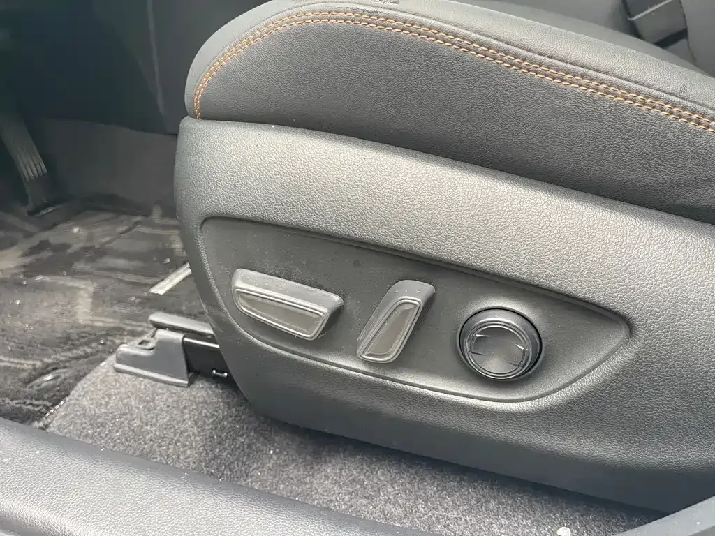 Toyota RAV4 2025 из CN, фото 10