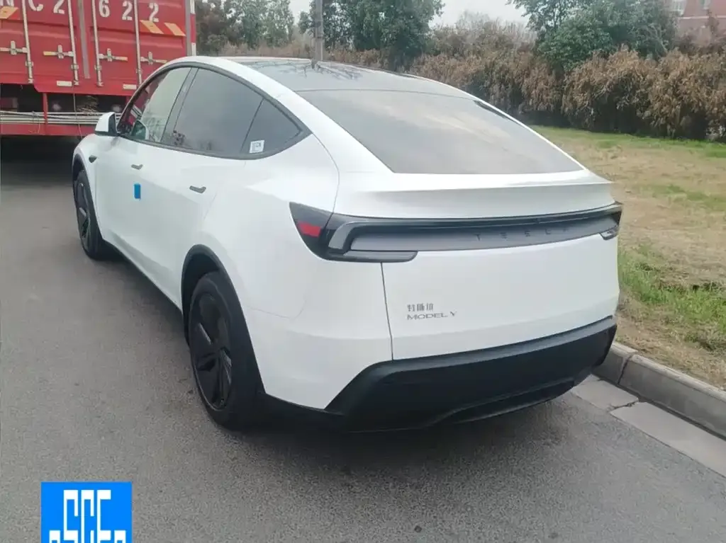 Tesla Model Y — фото 4