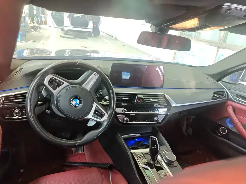 BMW 5 Series 2021 из CN, фото 2