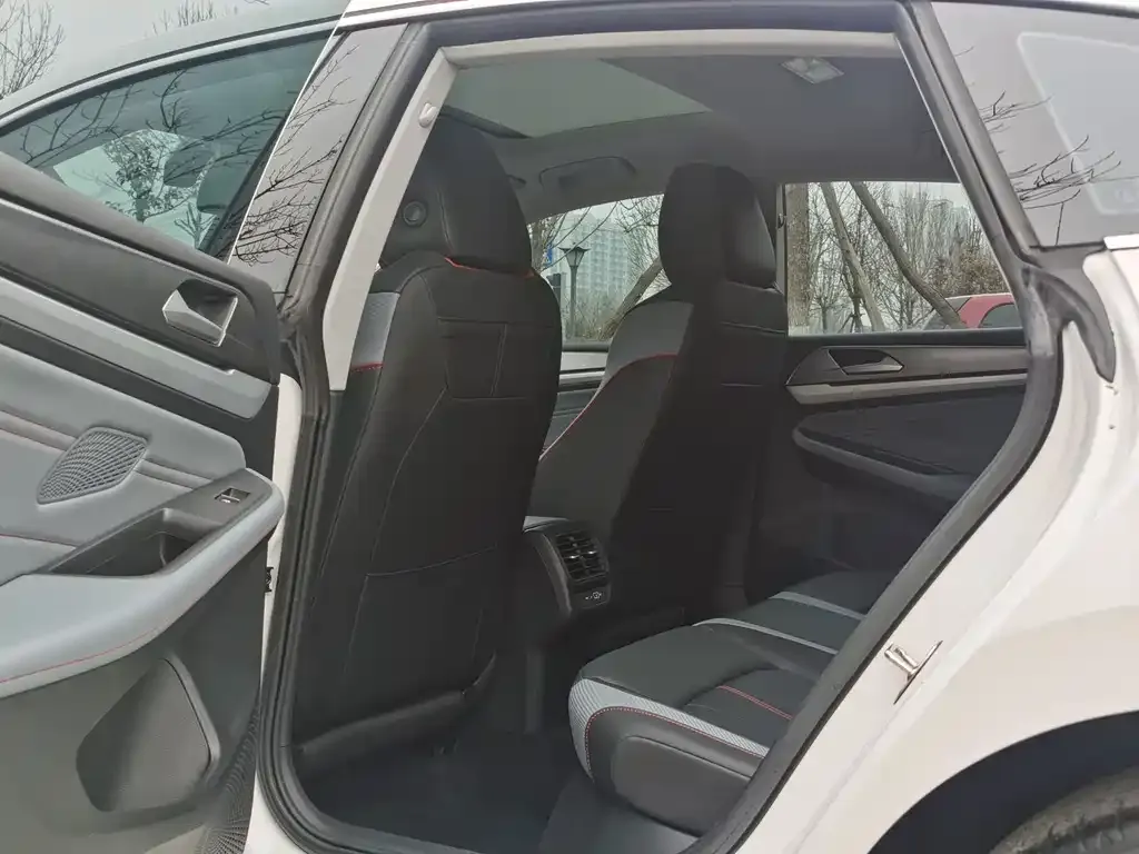 Volkswagen Lamando 2023 из CN, фото 2