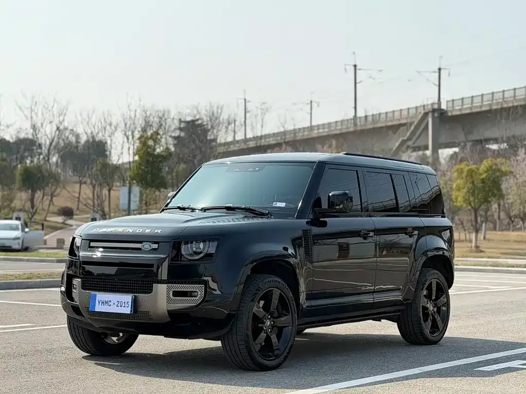 Land Rover Defender — фото 1