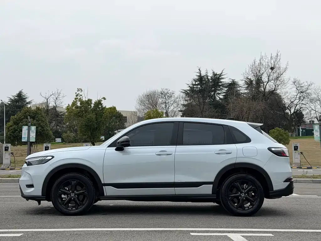 Honda HR-V 2023 из CN, фото 4