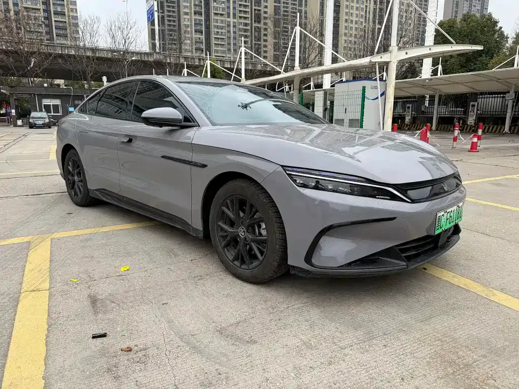 BYD Han — фото 10