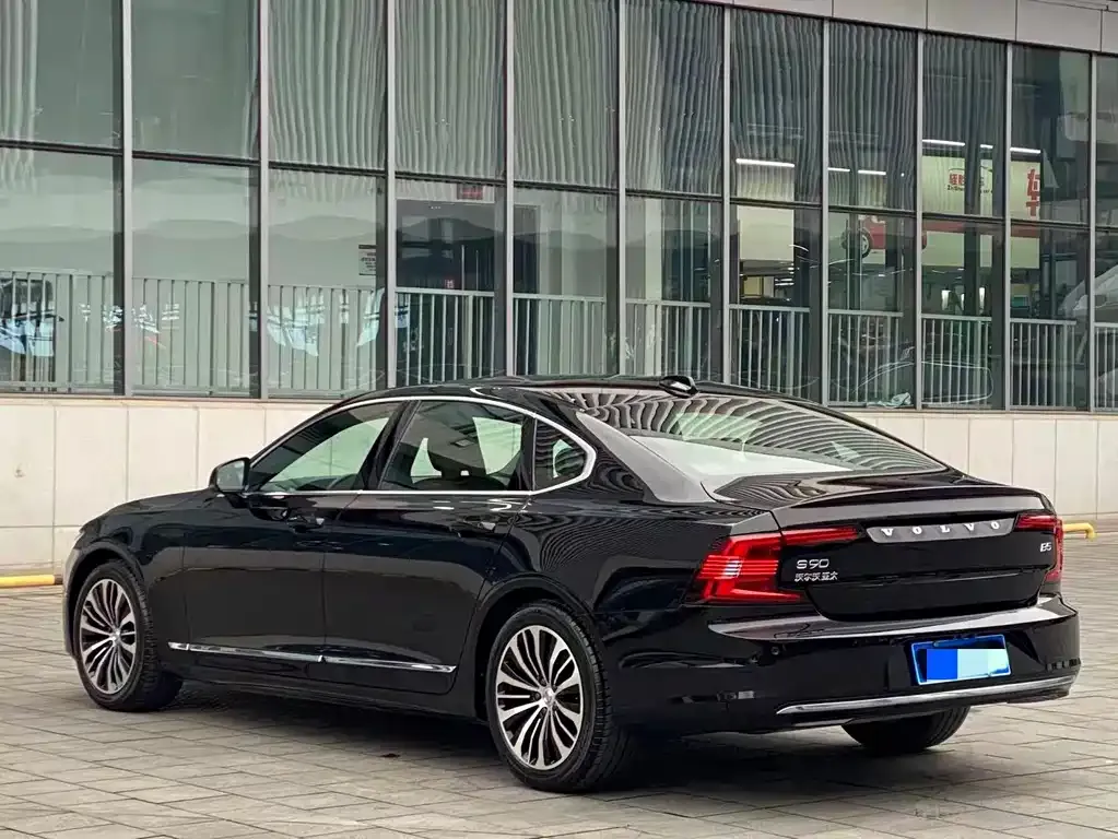 Volvo S90 — фото 5