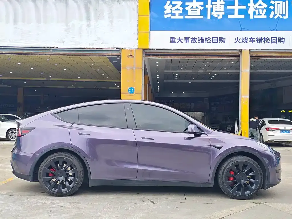 Tesla Model Y — фото 7