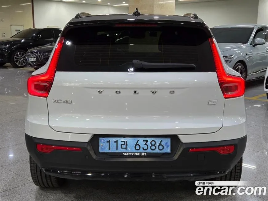 Volvo XC40 2024 из KR, фото 2