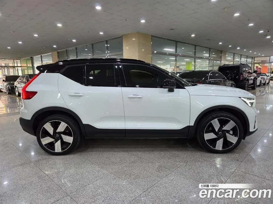 Volvo XC40 2024 из KR, фото 3