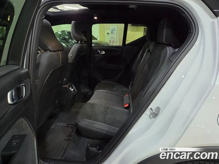 Volvo XC40 2024 из KR, фото 6