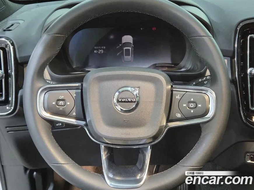 Volvo XC40 2024 из KR, фото 4
