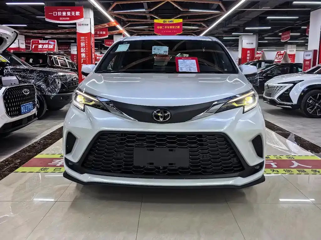 Toyota Granvia 2026 из CN, фото 1