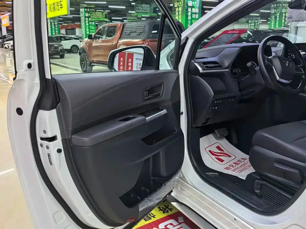 Toyota Granvia 2026 из CN, фото 9