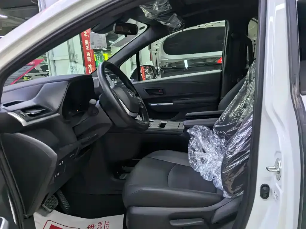 Toyota Granvia 2026 из CN, фото 3