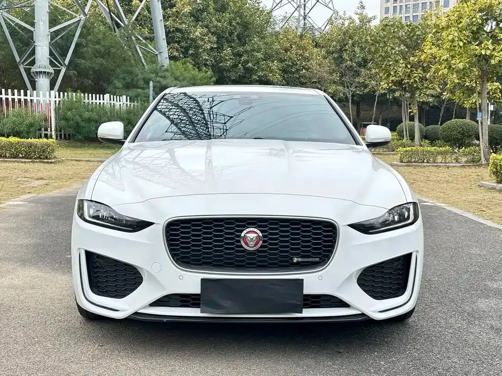 Jaguar XEL — фото 10