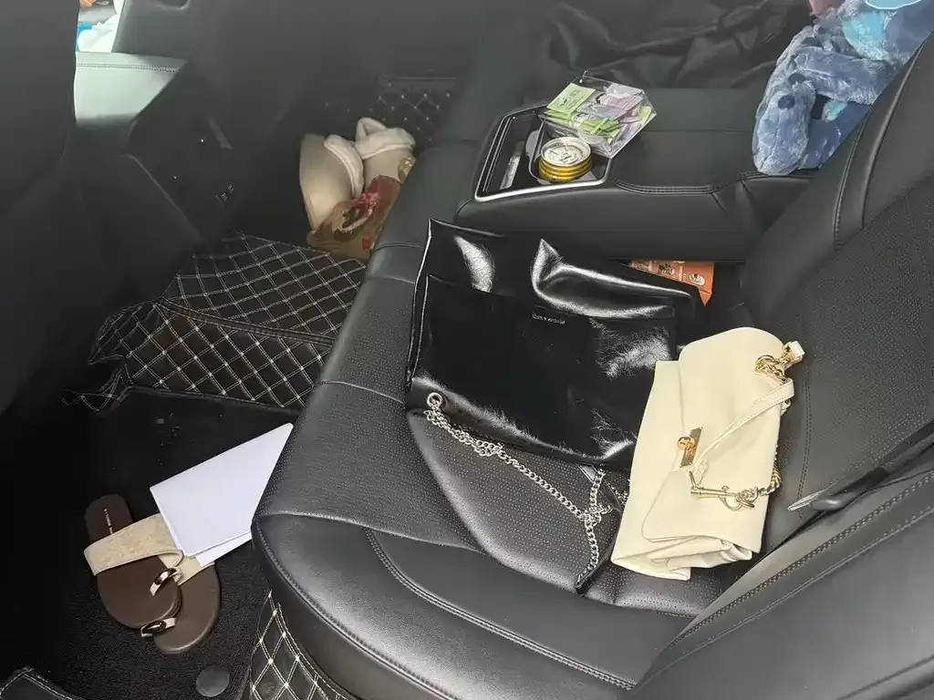 Toyota Avalon 2022 из CN, фото 2