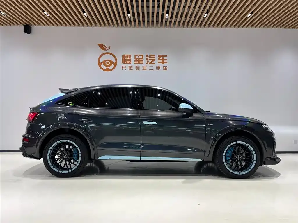 Audi Q5L Sportback — фото 3